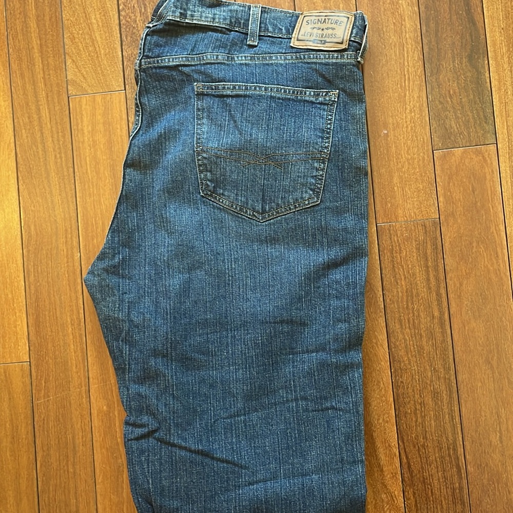 Levi Big and Tall Blue Denim Jeans, Men’s Size 46W x 34L, Gold label